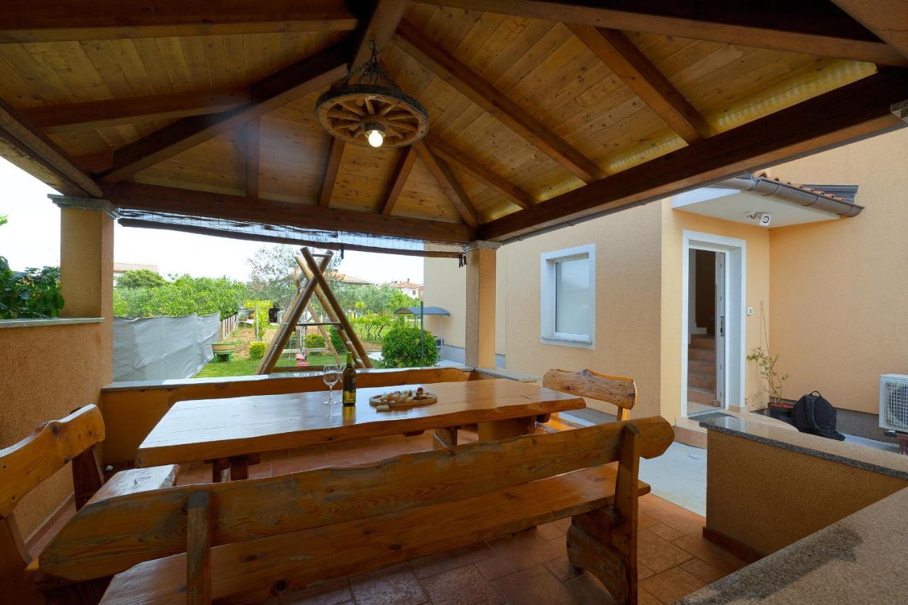Apartments Ari And Bonnie - Cozy With Roof Terrace PUY Exterior foto
